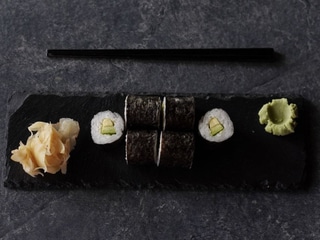 Макі з авокадо 