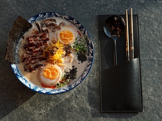 Рамен Пайтан з томленою свининою