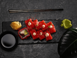 Каліфорнія в ікрі з тунцем