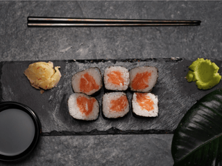 Макі з лососем