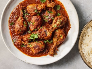 69) Chicken Vindaloo 