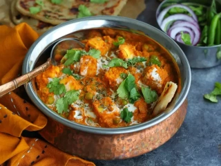 55) Matar Paneer