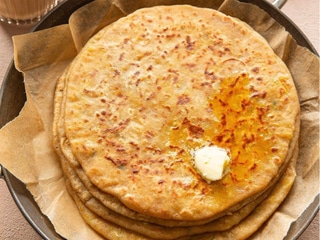 75) Aloo Parantha