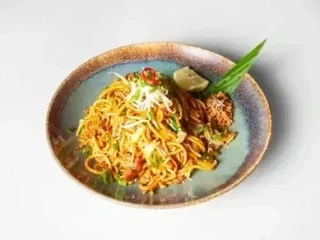 HAKKA NOODLES - Chicken