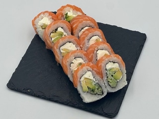 Philadelphia roll owinięty łososiem 10 szt.