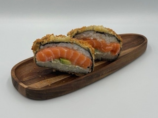 Sushi Burger z surowym łososiem