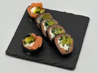 Sashimi roll z łososiem