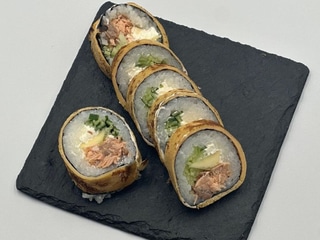 Tamago z łososiem w tempurze