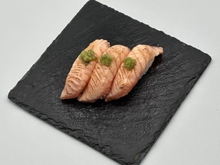 Nigiri łosoś Opiekany 