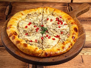 Хачапурі з куркою, грибами та копченим сиром