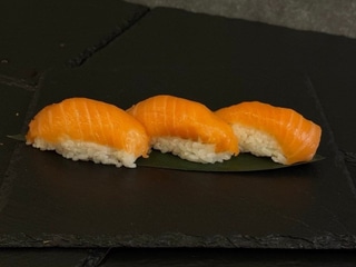 NIGIRI Z ŁOSOSIEM 3 szt.