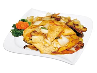 55 Tofu s bambusem a houbami