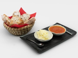 Pan masa madre tostado con tomate y alioli