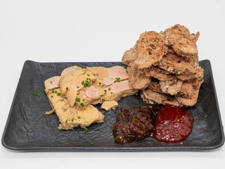 Micuit de foie casero con chutney de cebolla y dulce de tomate