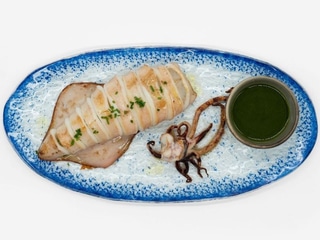 Calamar fresco a la plancha con salsa verde