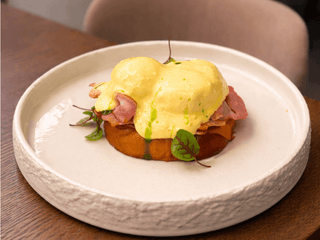 Бріош з беконом і чедером