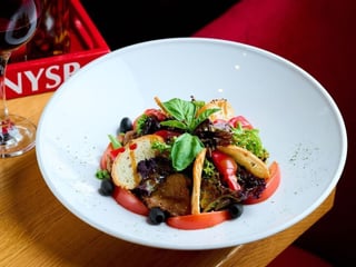 ТЕПЛИЙ З ТЕЛЯТИНОЮ