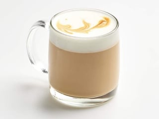 Лате з солоною карамеллю