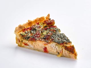 Кіш з куркою і томатами