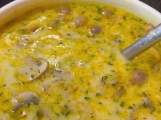 Zupa grzybowa (sezonowa) Vega