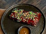 Глазуровані свинячі реберця (Glazed pork ribs)