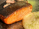 Запечене філе лосося з соусом муслін  (Baked salmon fillet with muslin sauce)