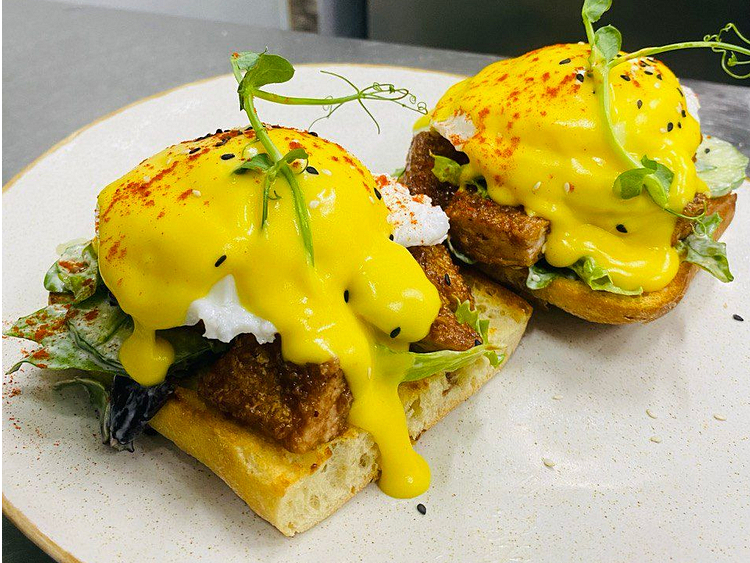 Сніданок яйце пашот