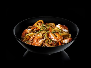 Pikantně-sladký udon s krevetami