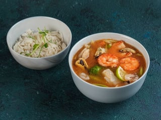 Том-ям з морепродуктами