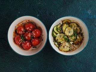 Огірки та томати кімчі