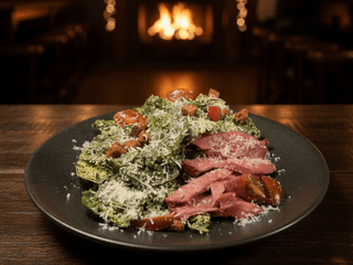 Melnais Cēzars ar tītara pastrami