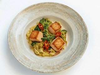 Домашня паста з лососем