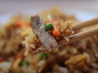 Arroz estilo Singapur (pollo, ternera y gamba)