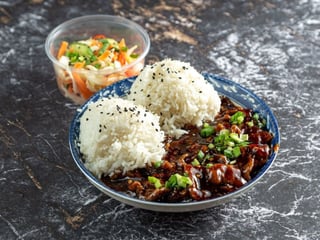 18. Wieprzowina słodko-ostra z ryżem i surówką🌶️