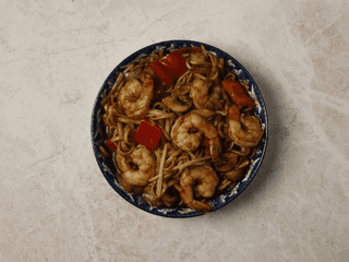 27. Makaron z krewetkami królewskimi i warzywami