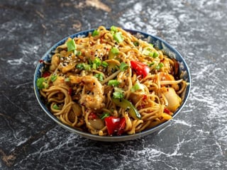 32. Makaron z kurczakiem i warzywami🌶️