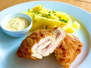 Cordon bleu, vařené brambory