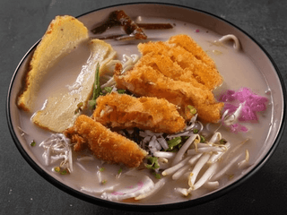 Tonkatsu Miso Ramen chrupiący łosoś