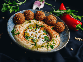 Hummus & falafel