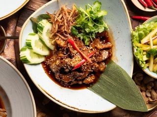 Gai/Moo Wan