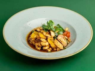 Gai/Tofu Phad Med Mamuang Himmaphan