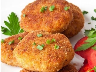 Котлета куряча в сухарях