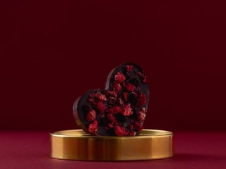 Валентинка Нуар з лісовими ягодами