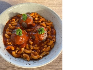 Rajská omáčka s masovými kuličkami,kolínka