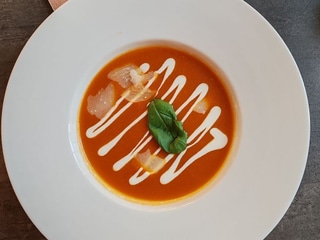 Polévka dle denní nabídky - Tomatová polévka