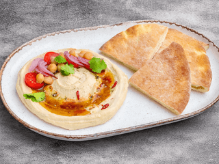 Хумус з пітою