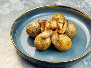 Картопля запечена зі шкварками