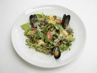 Sałatka z owocami morza 