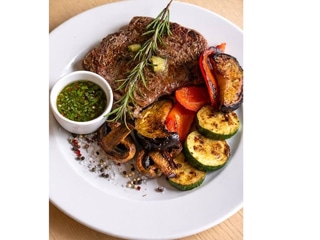 Ribeye z sosem chimichurri 