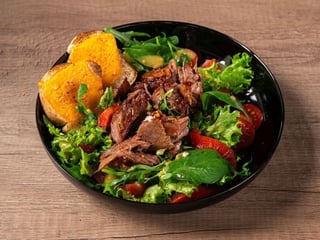 Салат з томленими ребрами "BBQ"